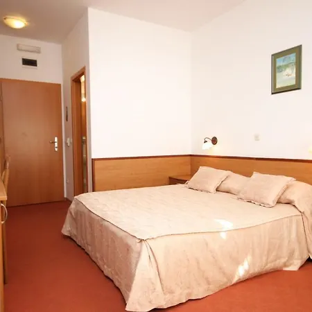Double Starigrad 3333d