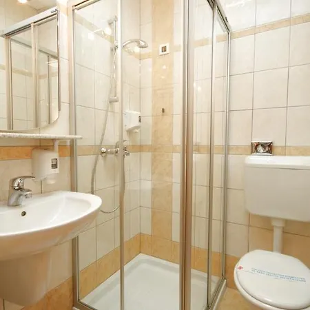 Pensionat Double Starigrad 3333d
